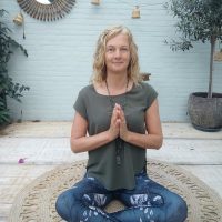Go with the Flow yoga door Miranda van Kester